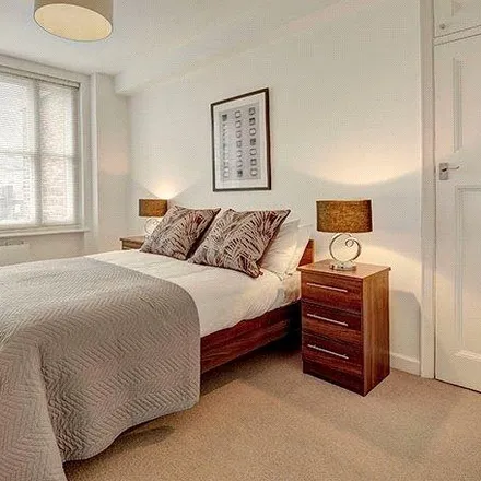 Image 7 - The Greenhouse, 27a Hill Street, London, W1J 5LX, United Kingdom - Apartment for rent