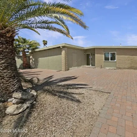 Buy this 3 bed house on South Kevin Drive in Tucson, AZ 85748