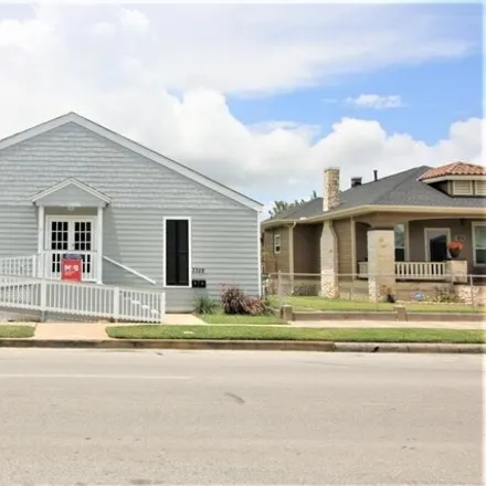 Image 2 - Salon del Reino Church, Bernardo De Galvez Avenue, Galveston, TX 77552, USA - House for sale