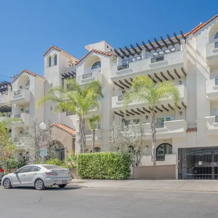 Buy this 3 bed condo on 1135 Rexford Drive in Los Angeles, CA 90035