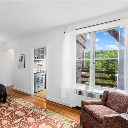 Image 2 - 585 West 214th Street, New York, NY 10034, USA - Condo for sale
