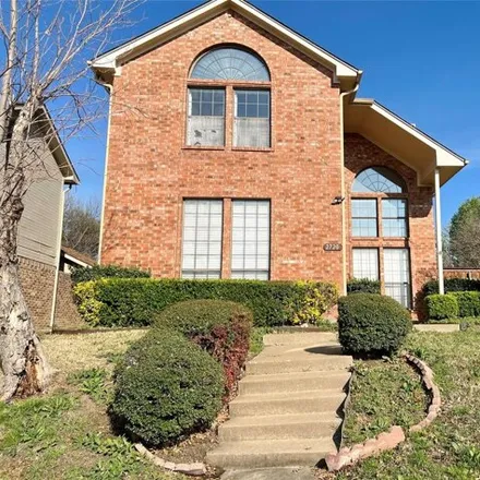 Rent this 3 bed house on 2720 Dali Dr in Dallas, Texas
