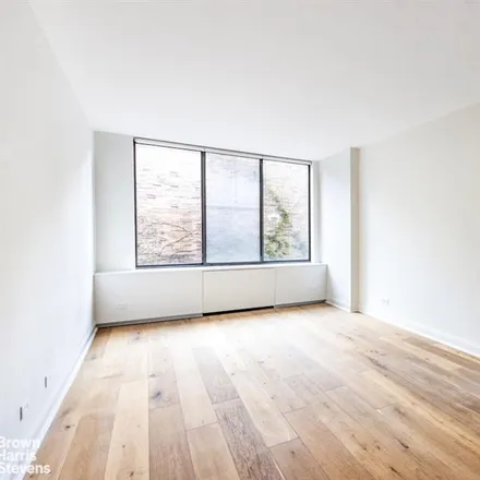 Image 3 - 1001 FIFTH AVENUE 7A in New York - Apartment for sale