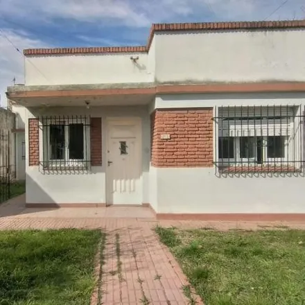 Buy this 2 bed house on Sarratea 599 in Quilmes Este, 1878 Quilmes