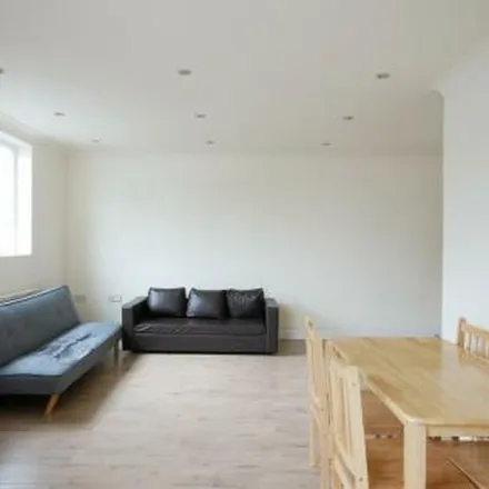 Rent this 1 bed apartment on Park View Health Clubs in Green Lanes, London
