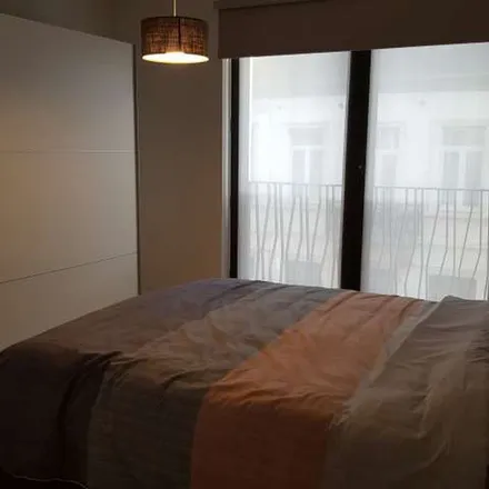 Rent this 3 bed apartment on Rue de la Poudrière - Kruitmolenstraat 40 in 1000 Brussels, Belgium