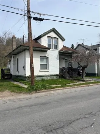 Buy this 3 bed house on 105 South Main Street in Augusta, Oneida County