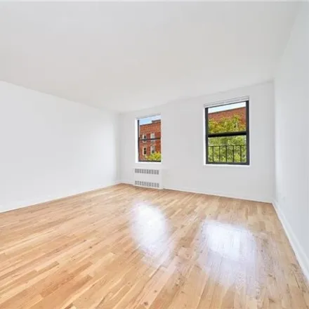 Image 5 - The Arkansas, 84-19 51st Avenue, New York, NY 11373, USA - Apartment for sale