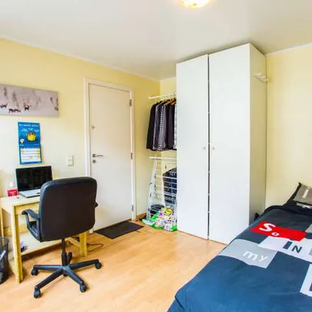 Rent this 5 bed apartment on Rue Louis Hap - Louis Hapstraat 8 in 1040 Etterbeek, Belgium