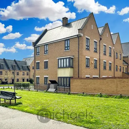 Image 2 - Roberts Road, Colchester, CO2 7FW, United Kingdom - Townhouse for sale