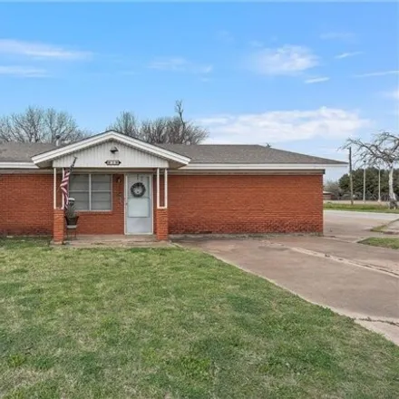 Buy this 3 bed house on North Interstate 35 in Lacy Lakeview, McLennan County