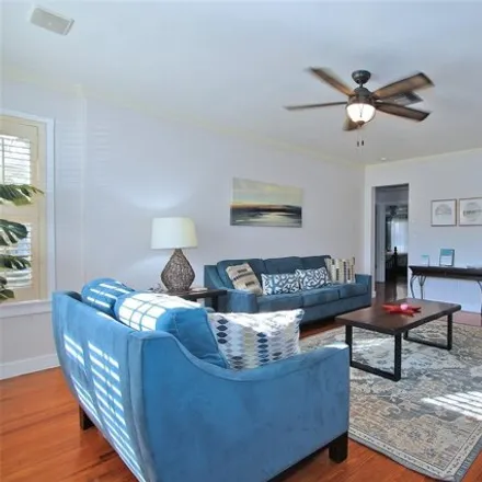 Image 3 - Coconut Beach House, 940 Narcissus Avenue, Clearwater, FL 33767, USA - House for sale