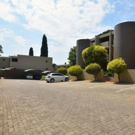 Image 3 - Loudoun Road, Benmore Gardens, Sandton, 2031, South Africa - Apartment for rent