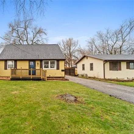 Buy this 3 bed house on 2932 Sampson Street in Des Moines, IA 50313