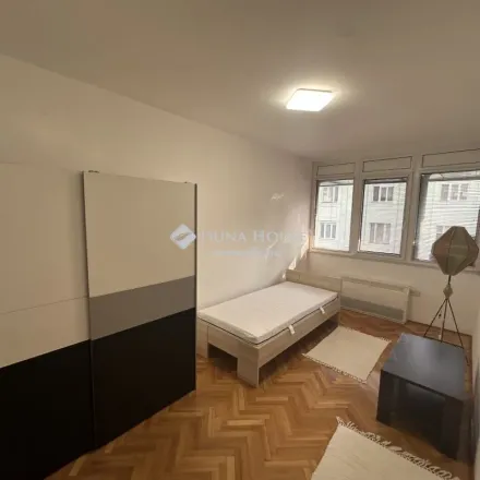 Rent this 3 bed apartment on Nyíregyházi MJV. Polgármesteri Hivatal in 4401 Nyíregyháza, Kossuth tér 1.