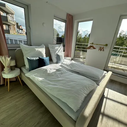 Rent this 3 bed apartment on unnamed road in 41236 Mönchengladbach, Germany