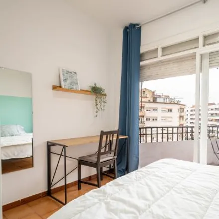 Rent this 3 bed room on Carrer de Pi i Margall in 98-100, 08025 Barcelona