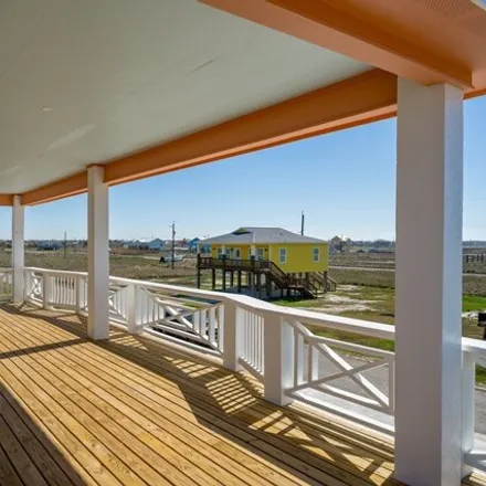 Image 8 - 560 West Rustic Oak Lane, Holiday Beach, Aransas County, TX 78382, USA - House for sale