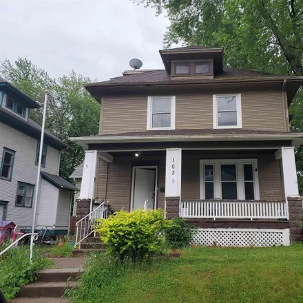 Buy this 5 bed house on 103 East Hayes Street in Davenport, IA 52803