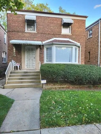 Buy this 3 bed house on 10539 South Eberhart Avenue in Chicago, IL 60628