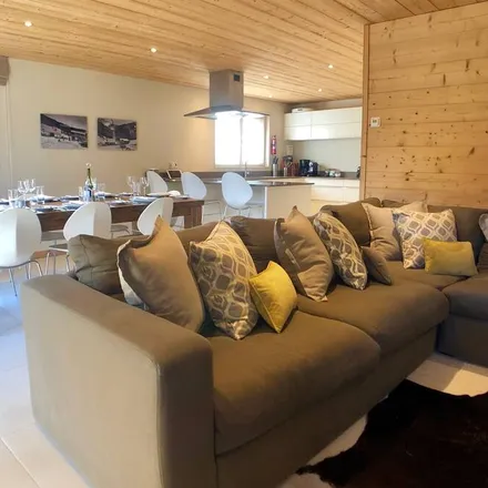 Rent this 6 bed house on 74110 Morzine