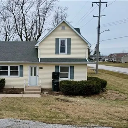 Image 4 - 374 West 3rd Street, St. Peter, Fayette County, IL 62880, USA - House for sale