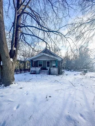 Buy this 2 bed house on 1558 Montana Avenue in Flint, MI 48506