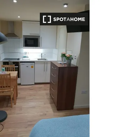 Image 4 - 55 Dartmouth Road, London, NW2 4ER, United Kingdom - Apartment for rent