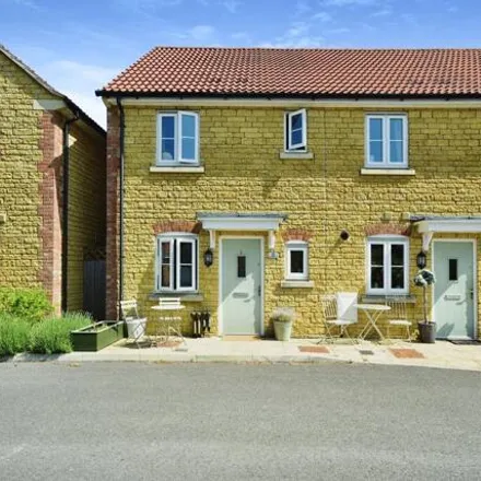 Buy this 2 bed house on Newleaze Park in Broughton Gifford, SN12 8PL