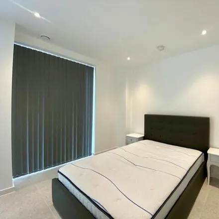 Image 3 - 126 Cavell Street, London, E1 2EE, United Kingdom - Apartment for sale