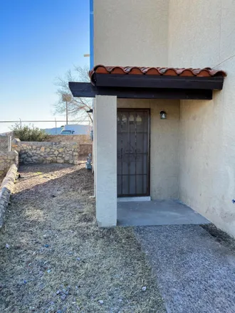 Image 2 - 1510 Monte Sanders Lane, El Paso, TX 79935, USA - House for rent
