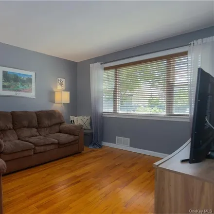Image 7 - 3133 Griswold Avenue, New York, NY 10465, USA - House for sale