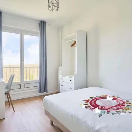 Rent this 1 bed apartment on Résidence Louvois in Avenue de l'Architecte Louis Cordonnier, 59800 Lille