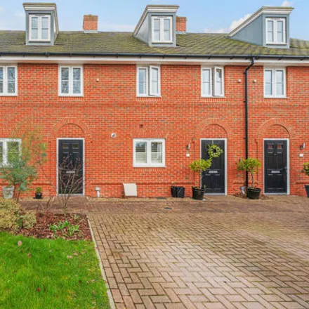 Buy this 3 bed townhouse on Charity Way in Wokingham, RG45 6GS