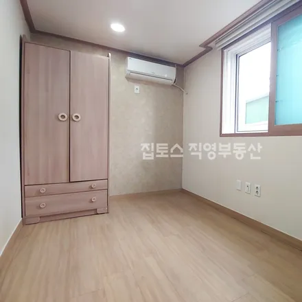 Rent this studio apartment on 서울특별시 관악구 봉천동 1667-22