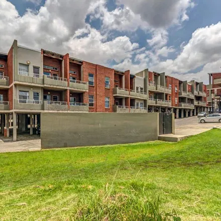 Image 3 - Martin Close, Johannesburg Ward 32, Sandton, 2054, South Africa - Apartment for rent