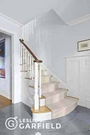 Image 4 - 164 East 66th Street, New York, NY 10065, USA - Townhouse for sale