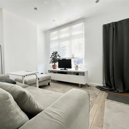 Image 7 - Exeter Road, London, CR0 6EL, United Kingdom - Townhouse for rent