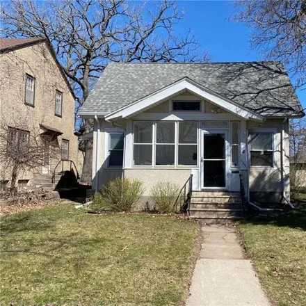 Rent this 3 bed house on 1189 East Hawthorne Avenue in Saint Paul, MN 55106