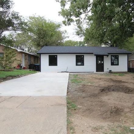 Buy this 3 bed house on 1025 East Cantey Street in Fort Worth, TX 76104