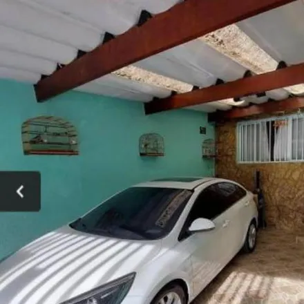 Buy this 2 bed house on Avenida Rangel Pestana in Jardim Cristiane, Santo André - SP