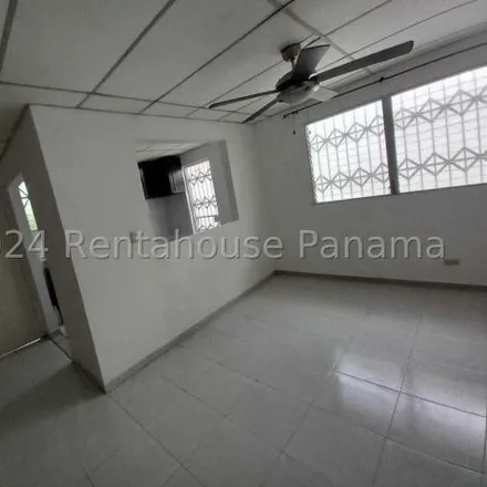 Rent this 4 bed house on Calle S in Distrito San Miguelito, Panama City