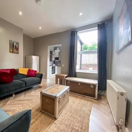 Rent this 5 bed townhouse on Stalker Lees Road in Sheffield, S11 8NT