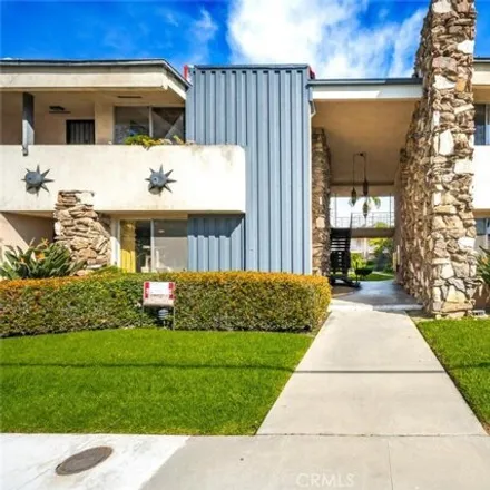 Buy this 2 bed condo on 1807 Greenleaf Street in Santa Ana, CA 92706