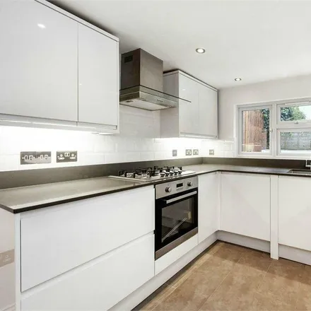 Image 3 - 7-9 Valliere Road, London, NW10 6AJ, United Kingdom - Room for rent