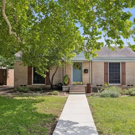 Buy this 2 bed house on 3318 Burlingdell Avenue in Dallas, TX 75211