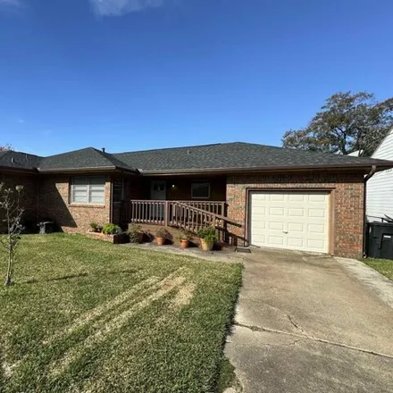 Image 1 - 6125 Madison Boulevard, Groves, TX 77619, USA - House for sale