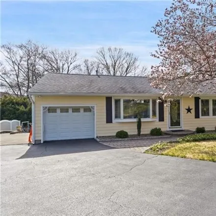 Buy this 3 bed house on 12 Lakeview Road in Carmel, NY 10512