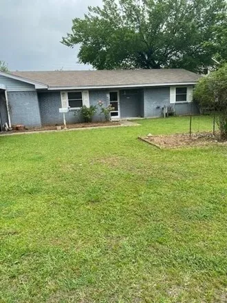 Buy this 3 bed house on 376 West Carter Street in Savoy, TX 75479