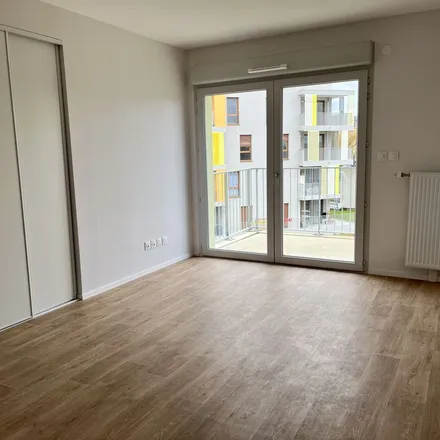 Rent this 1 bed apartment on 12 Rue Saint-Martin in 21800 Quetigny, France